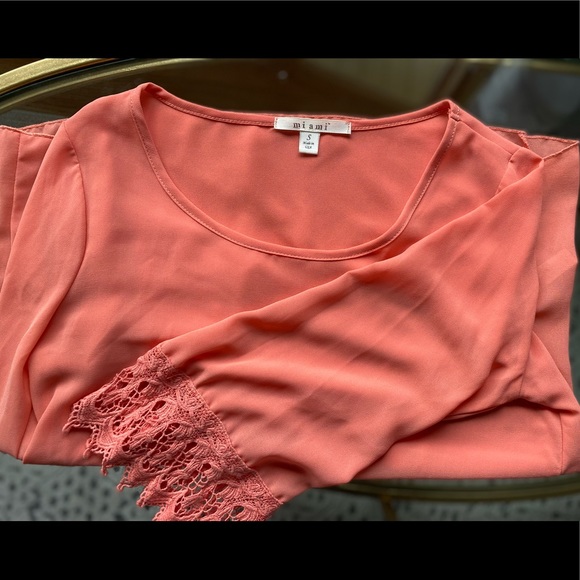 Francessca’s Sheet Organge Blouse with Split Back and Lace Sleeves - Picture 4 of 5